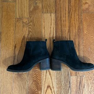 Lucky Brand suede ankle boots 6M